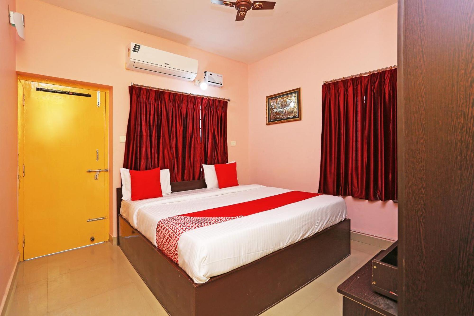 Hotel Grand Paradise Bhubaneswar Exterior photo