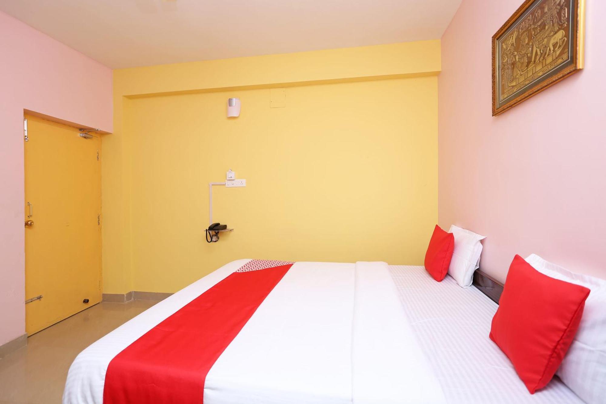 Hotel Grand Paradise Bhubaneswar Exterior photo