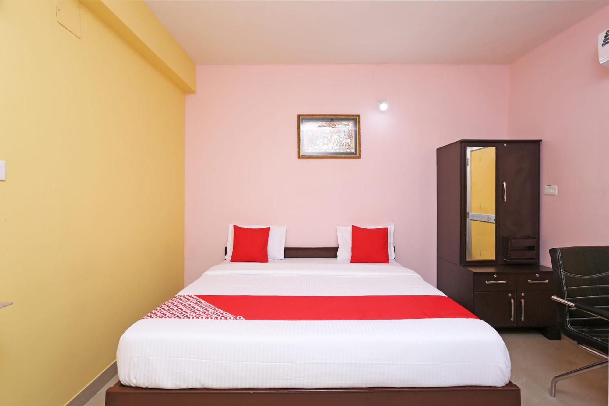 Hotel Grand Paradise Bhubaneswar Exterior photo